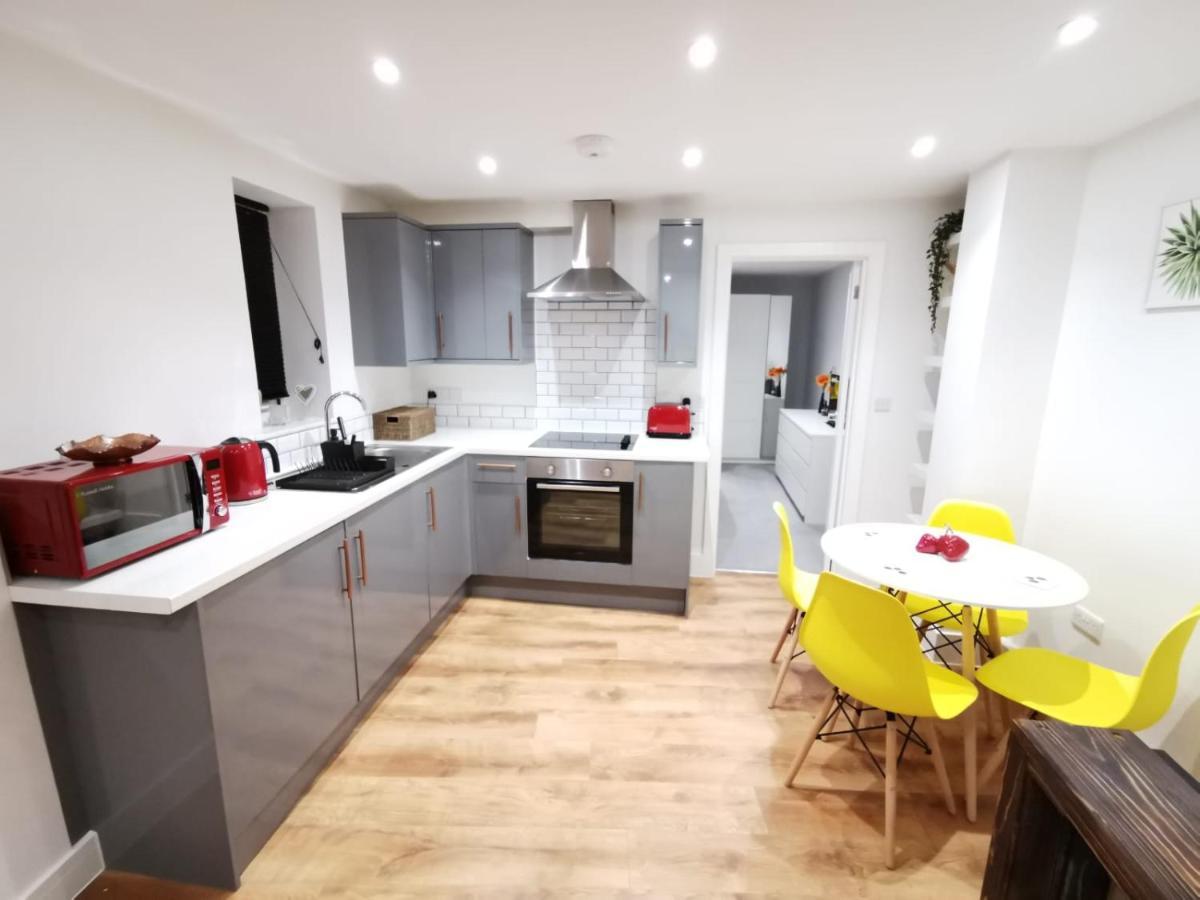 4 Sleeps And Travel Cot- Close To Beach And Restaurants Bournemouth Buitenkant foto